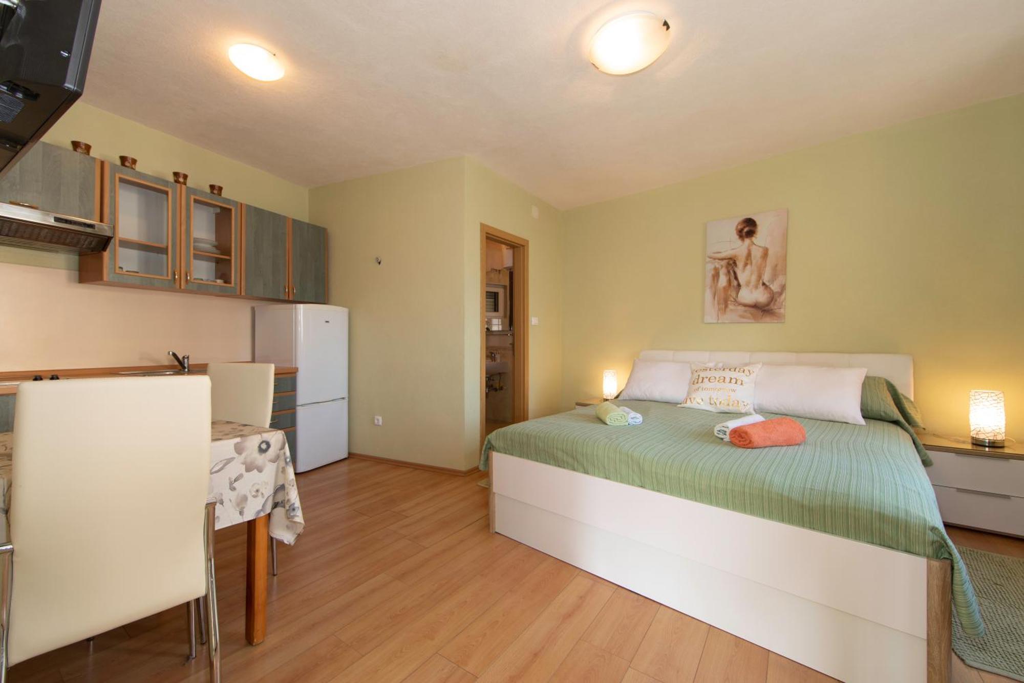 Apartmani Darinka Baška Voda Kültér fotó