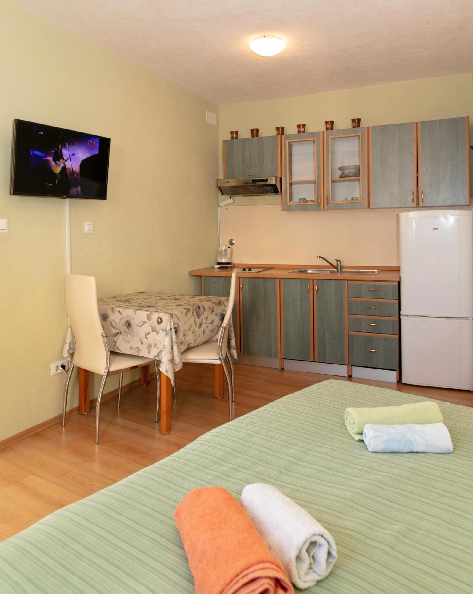 Apartmani Darinka Baška Voda Kültér fotó