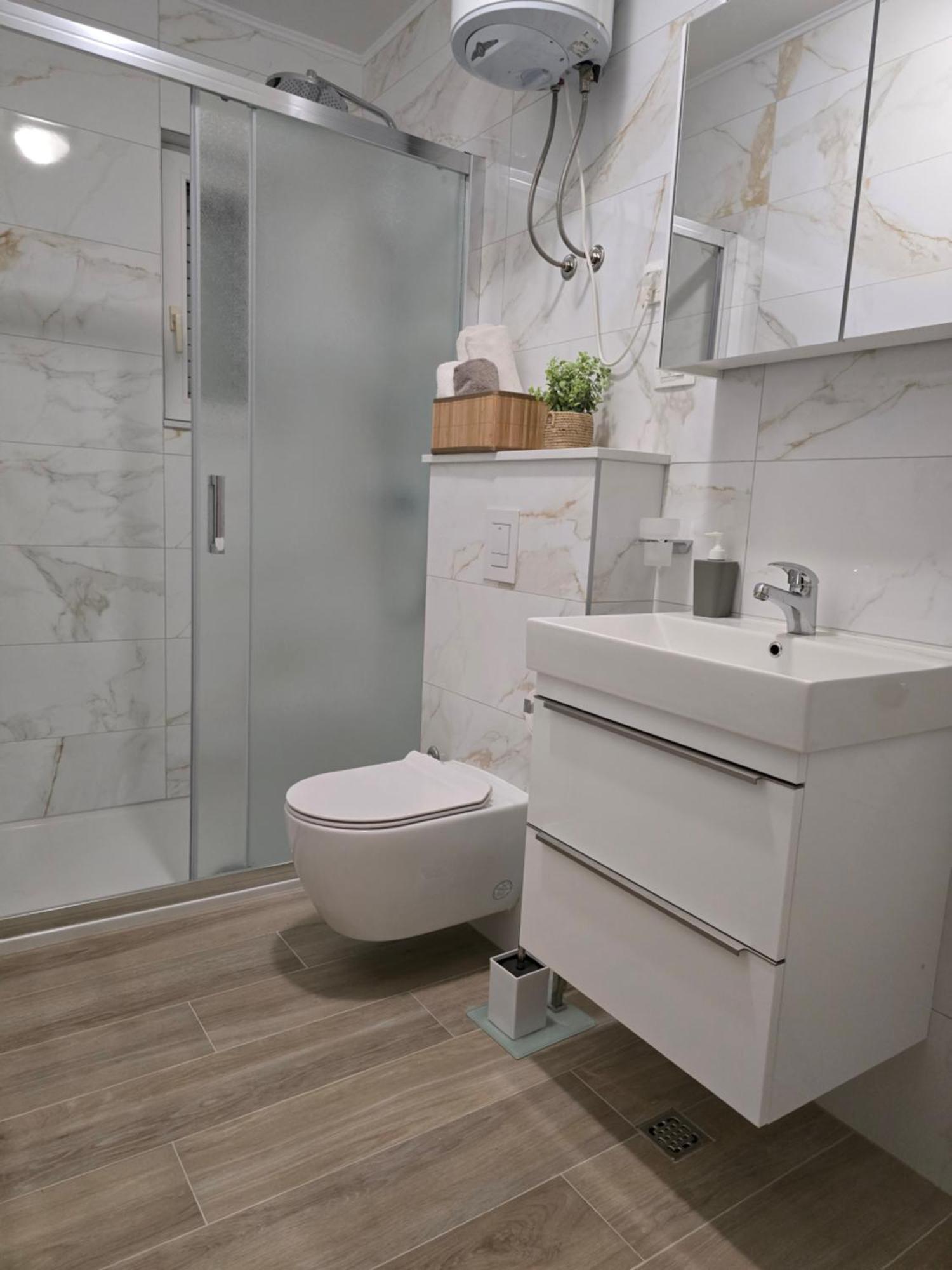 Apartmani Darinka Baška Voda Kültér fotó