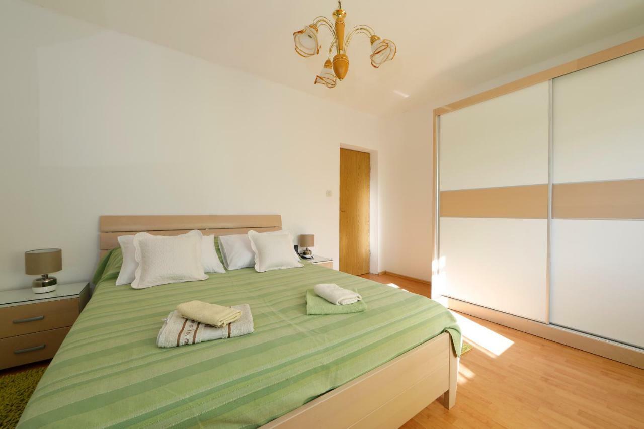 Apartmani Darinka Baška Voda Kültér fotó