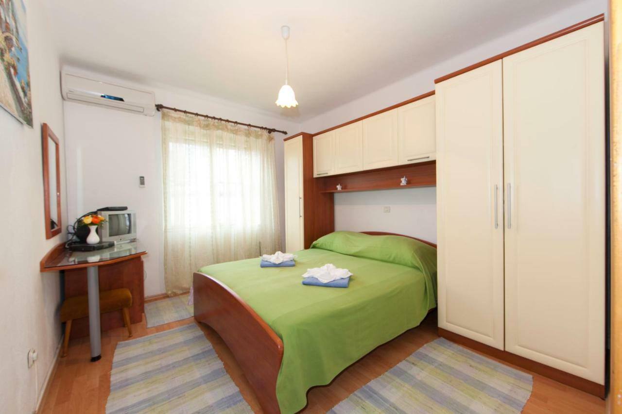 Apartmani Darinka Baška Voda Kültér fotó