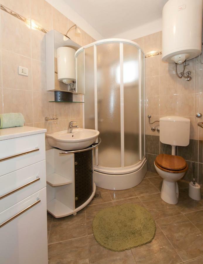 Apartmani Darinka Baška Voda Kültér fotó