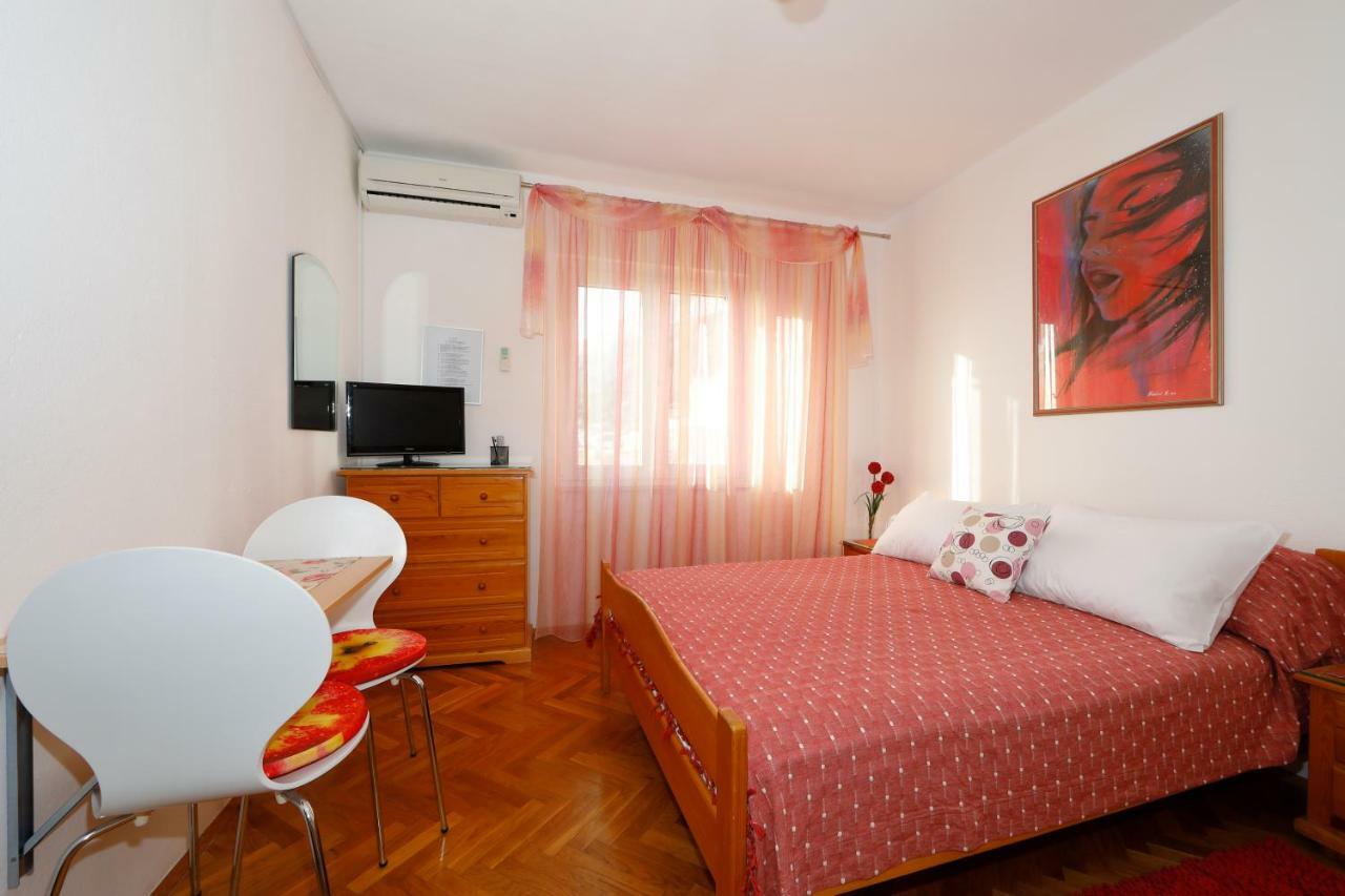 Apartmani Darinka Baška Voda Kültér fotó