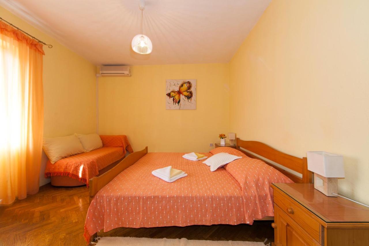 Apartmani Darinka Baška Voda Kültér fotó
