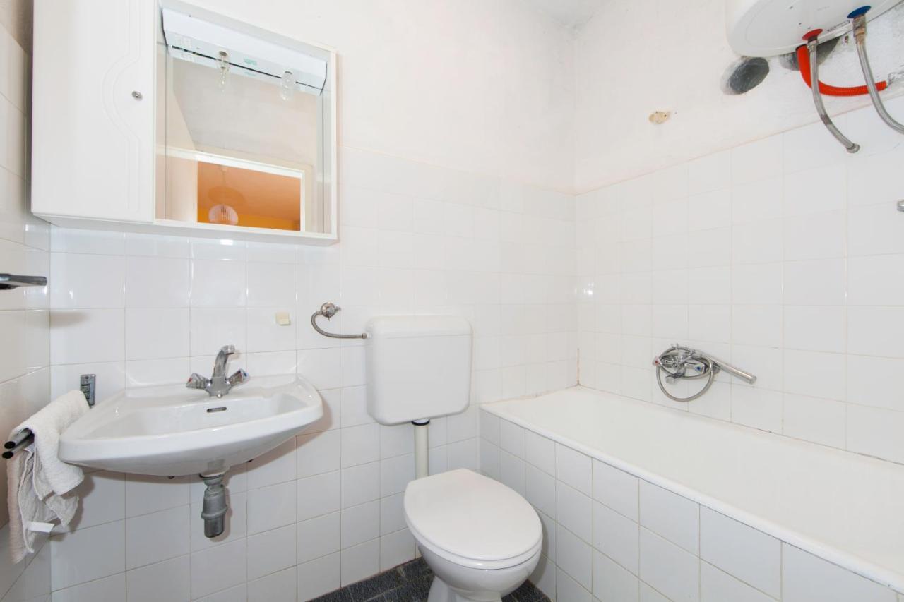 Apartmani Darinka Baška Voda Kültér fotó